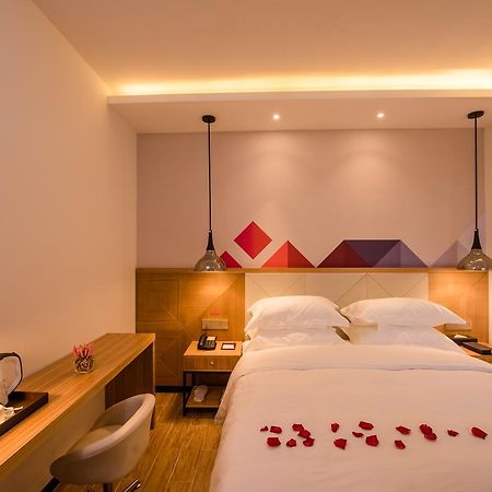 Borrman Hotel Guangzhou Tianhe Sports Center Экстерьер фото